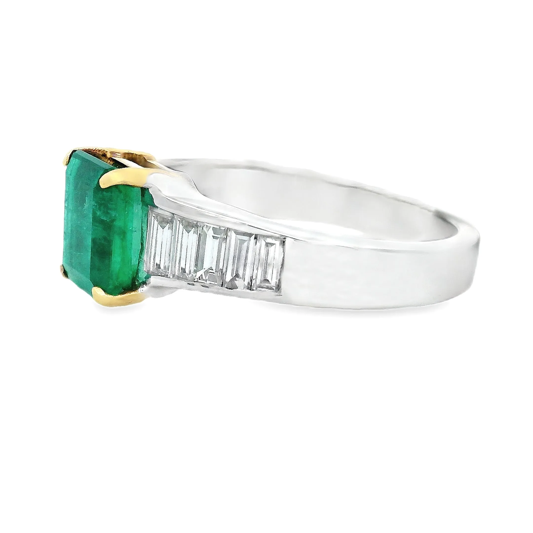 18k White Gold Diamond and Emerald Ring