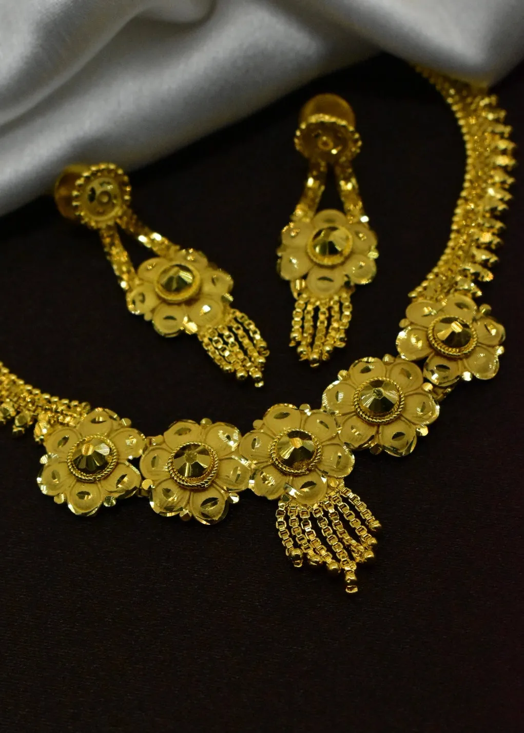 AMAZING FLORET NECKLACE