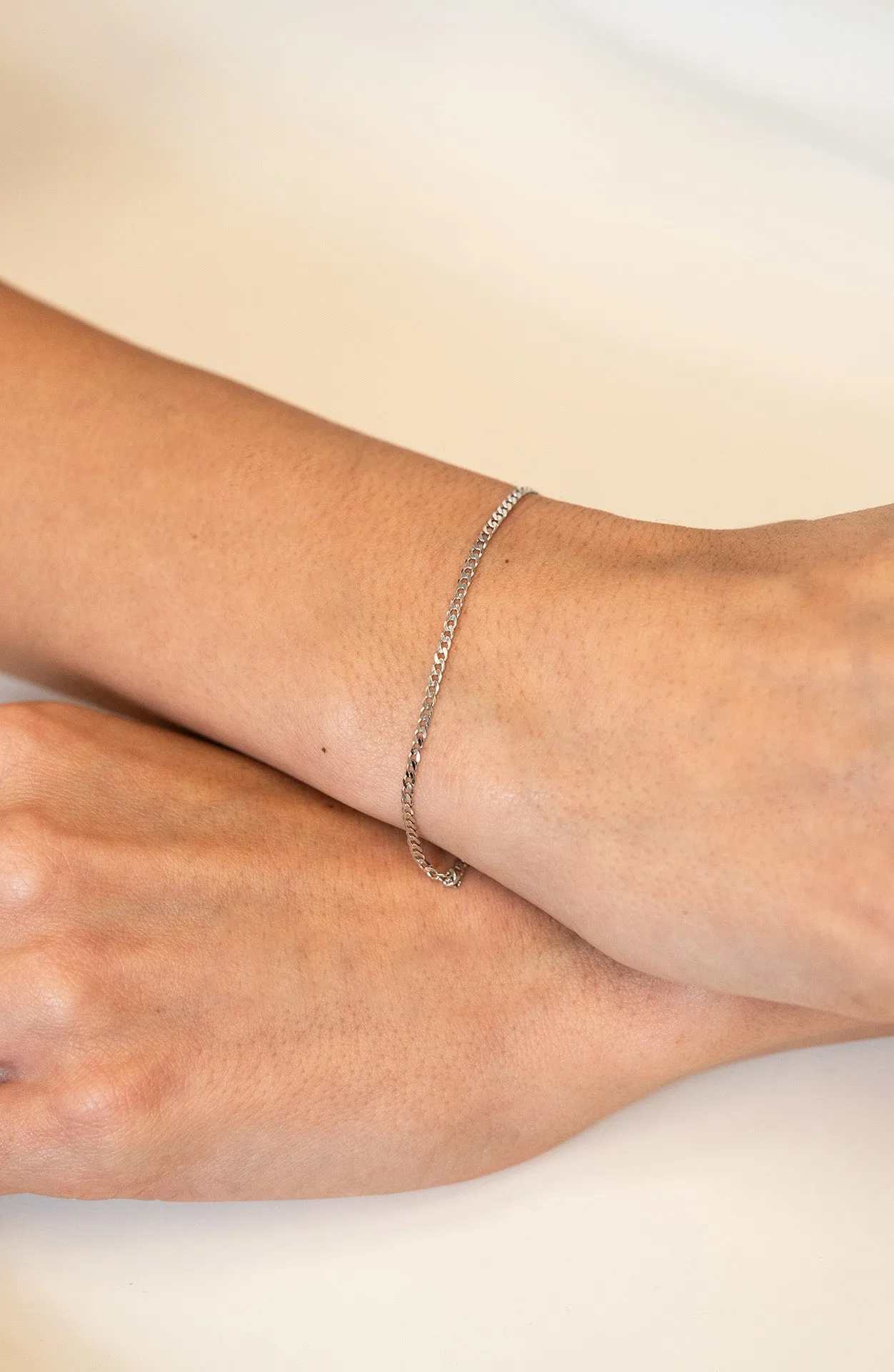 Dainty Curb Chain Bracelet