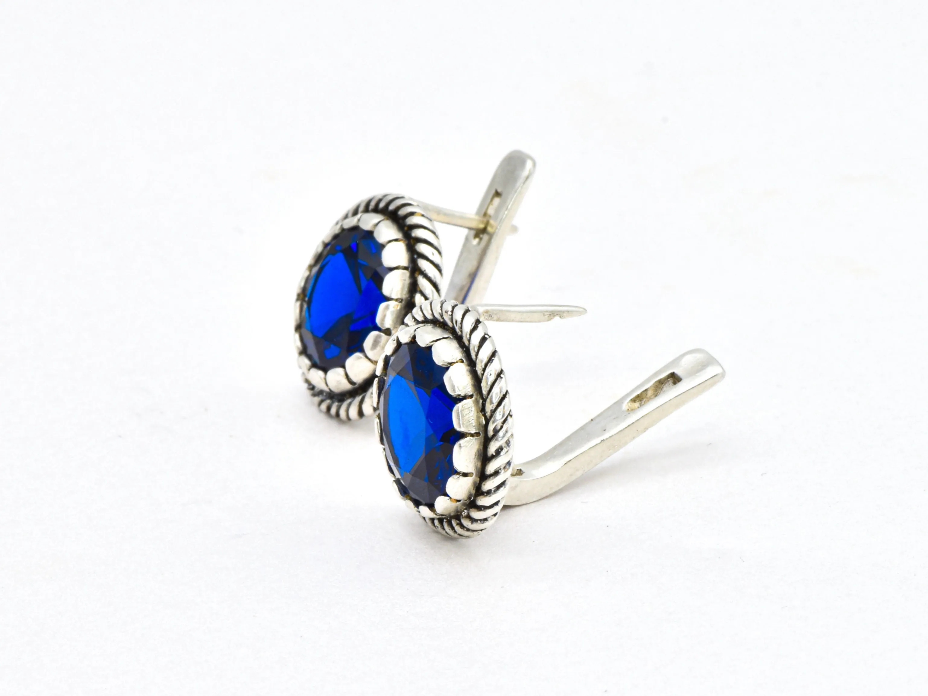 Round Sapphire Earrings - Blue Vintage Earrings - September Birthstone Studs