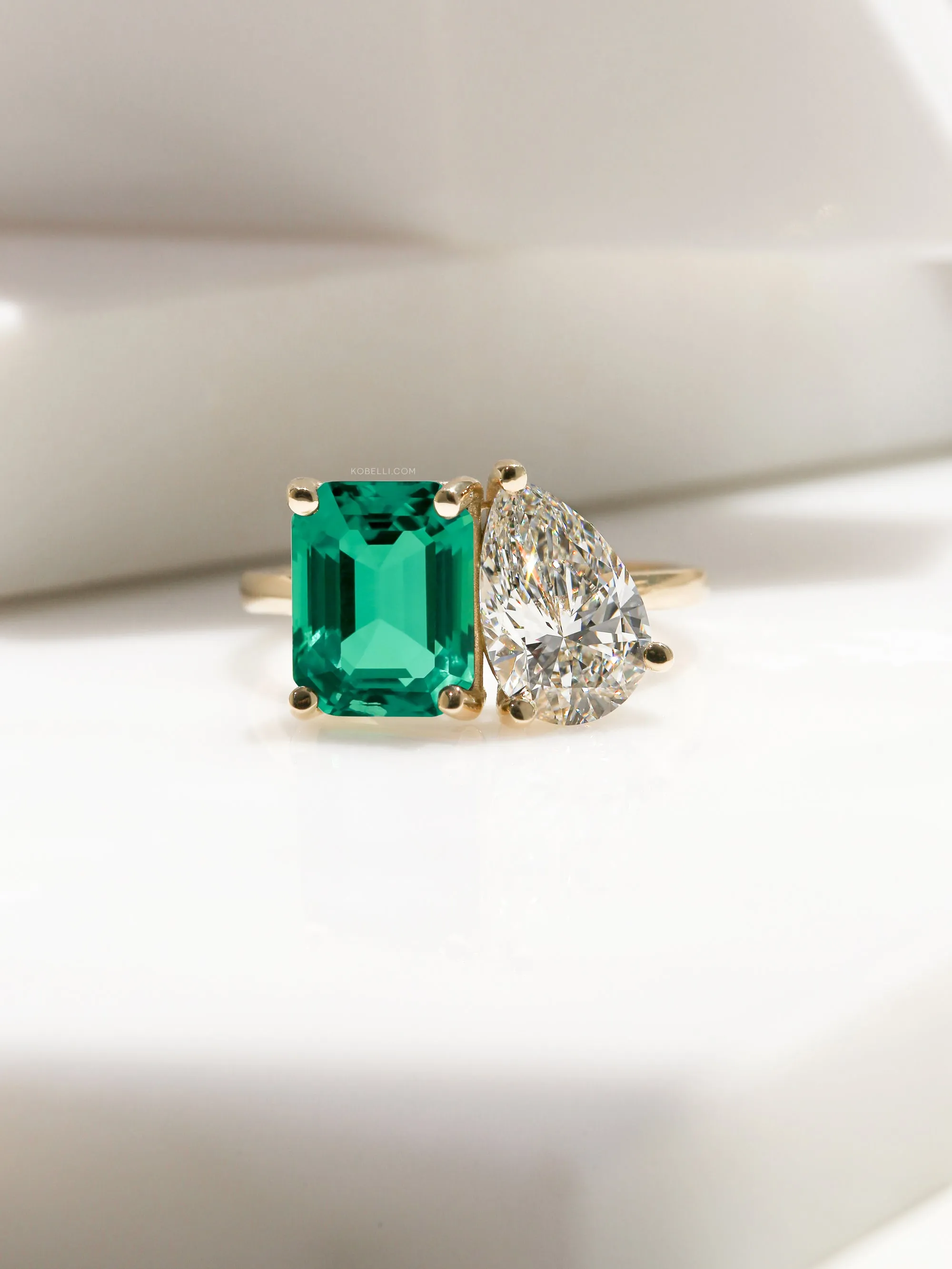 Royal Emerald & Diamond Victoria Ring