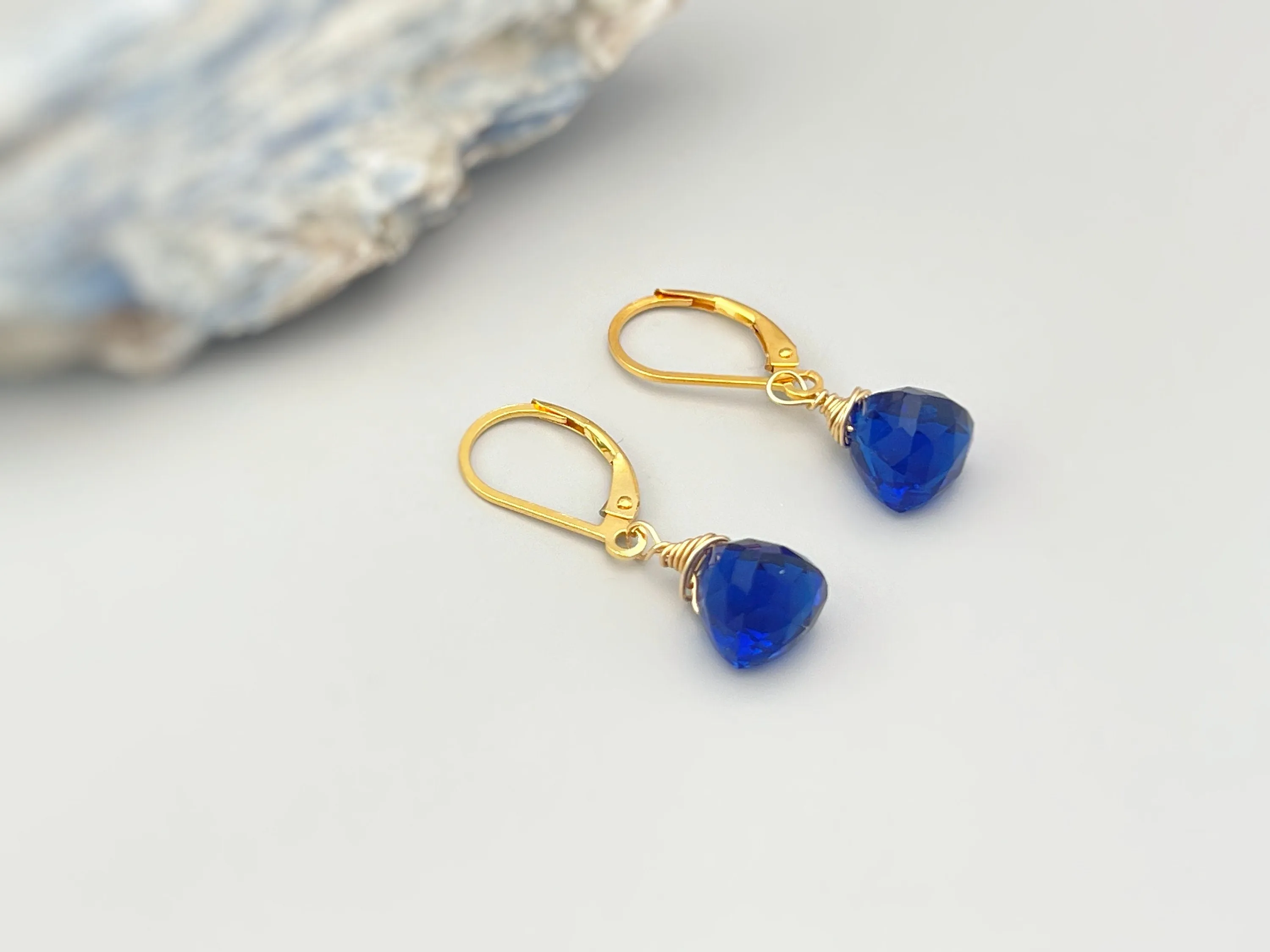 Sapphire Blue Quartz dangling earrings gold