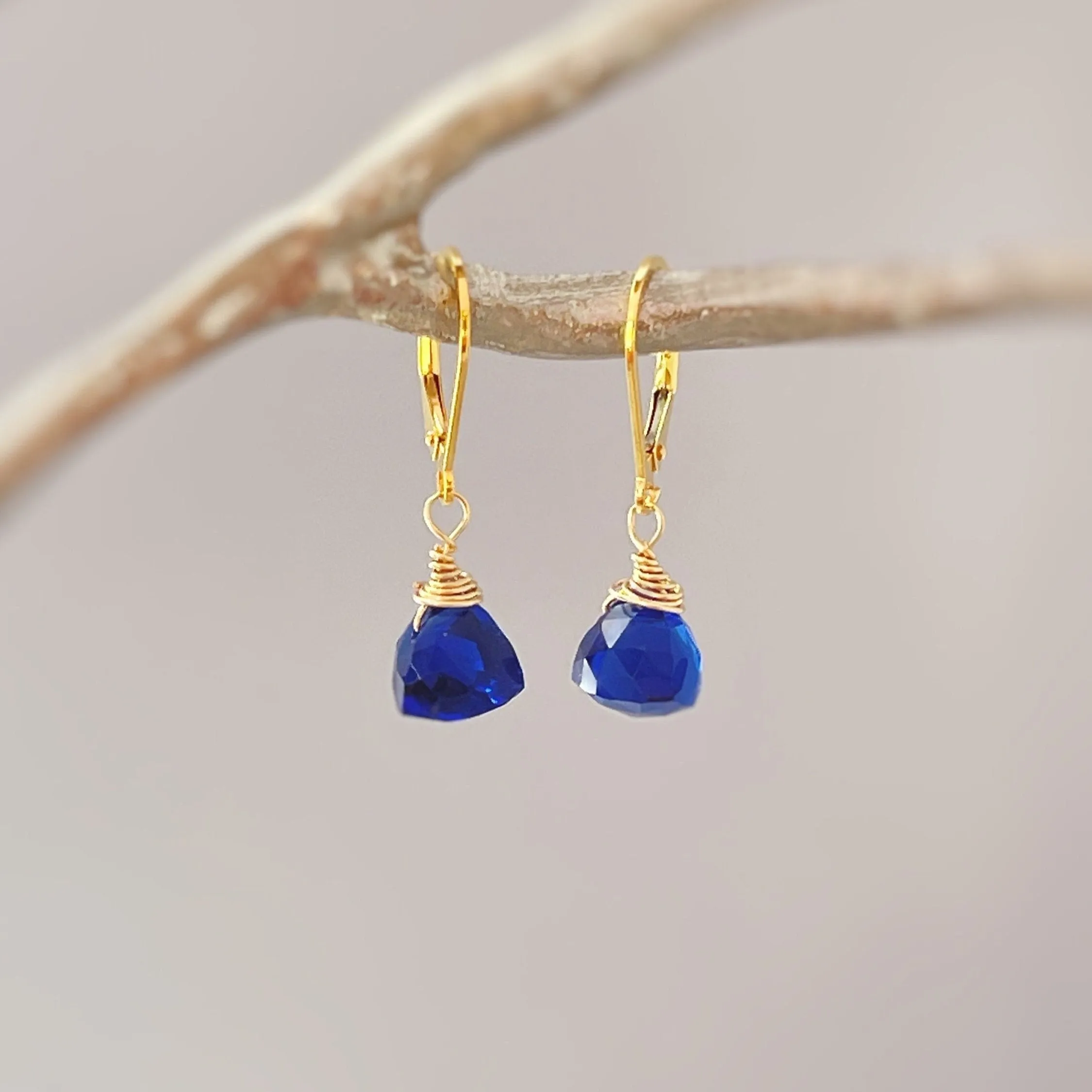 Sapphire Blue Quartz dangling earrings gold