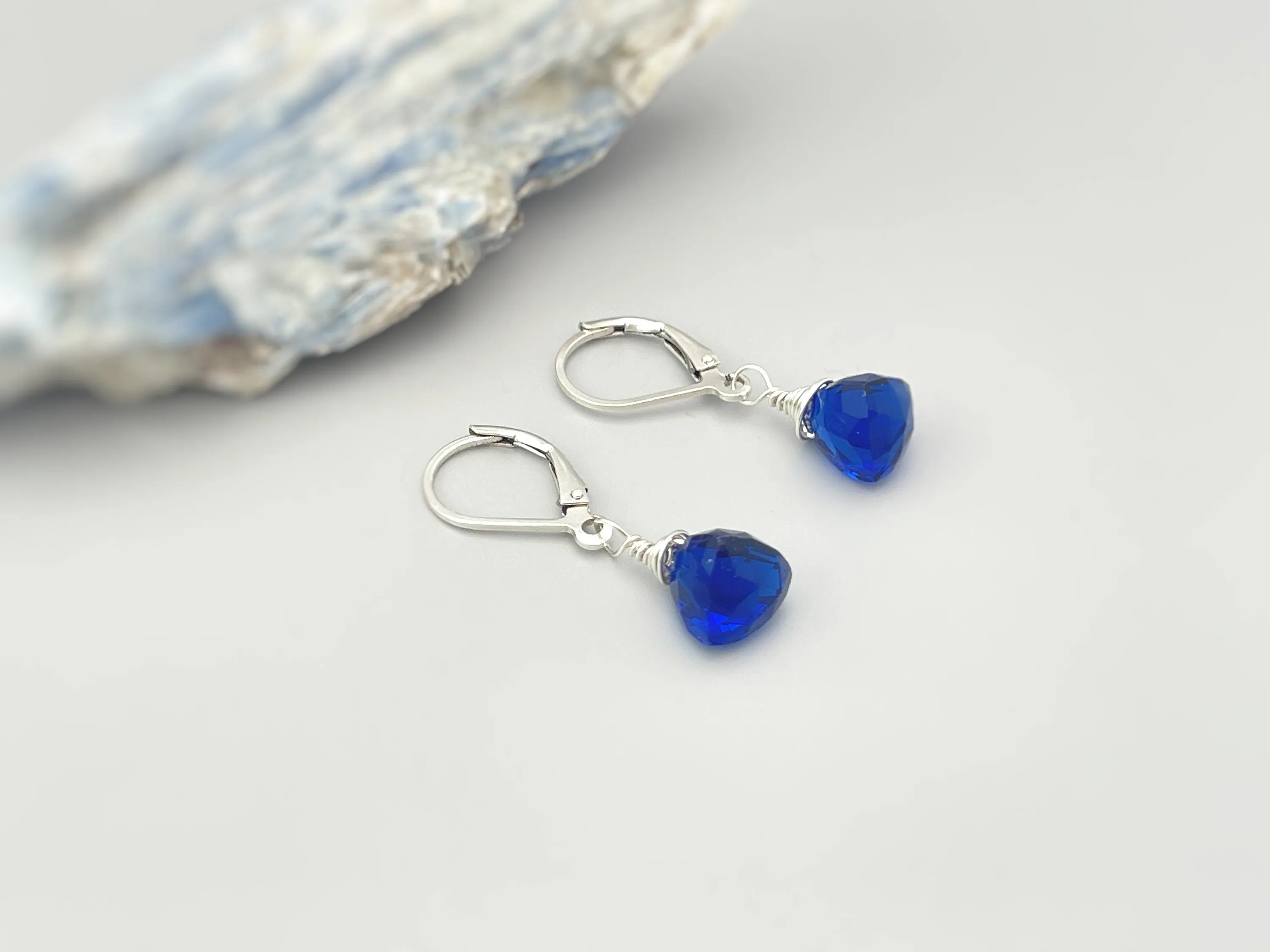 Sapphire Blue Quartz dangling earrings gold