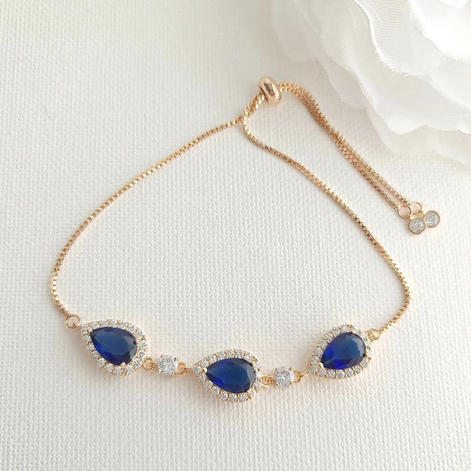 Simple Blue Bracelet in Gold for Weddings-Aoi