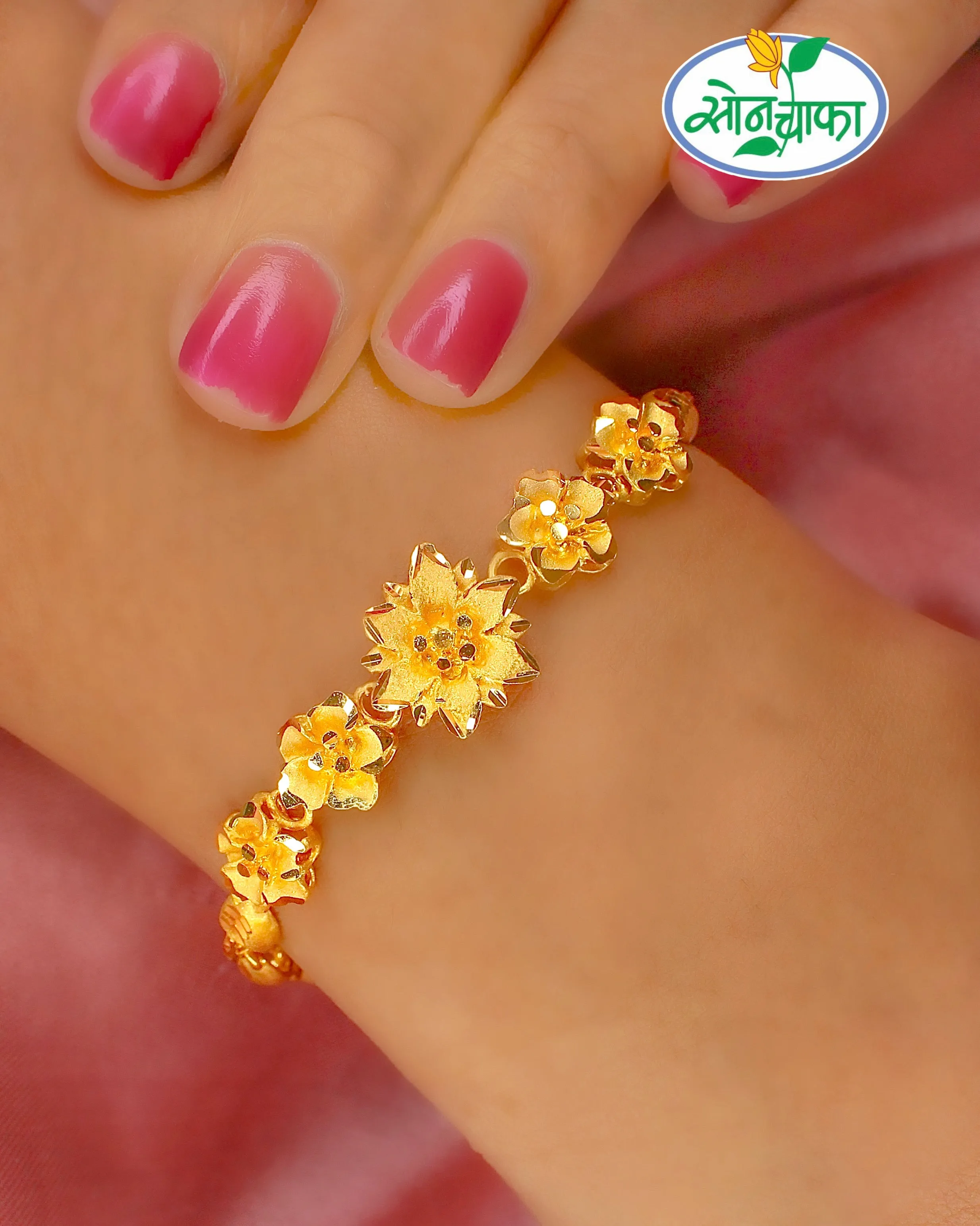 STYLISED FLORAL WOMEN'S GOLD PLATED BRACELET